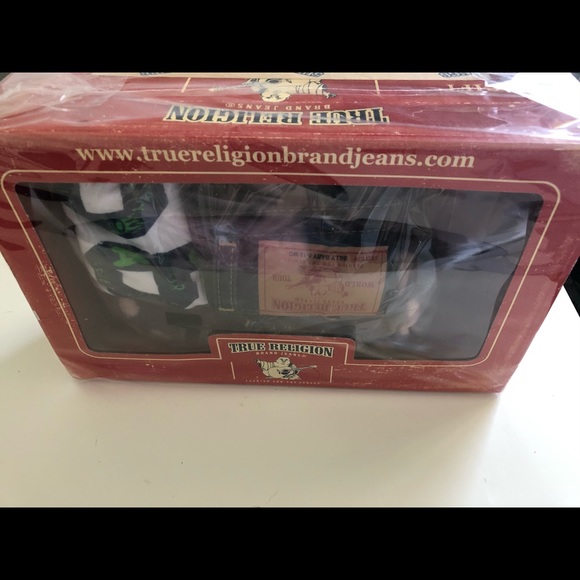 ❌SOLD❌ True Religion 3 Piece Infant Giftset NIB - Picture 8 of 9